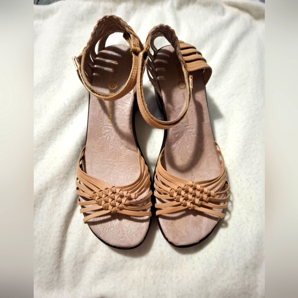 Jambu Sandals Paprika Size 8.5 Beige Ankle Strap Active Sport Water Outdoors